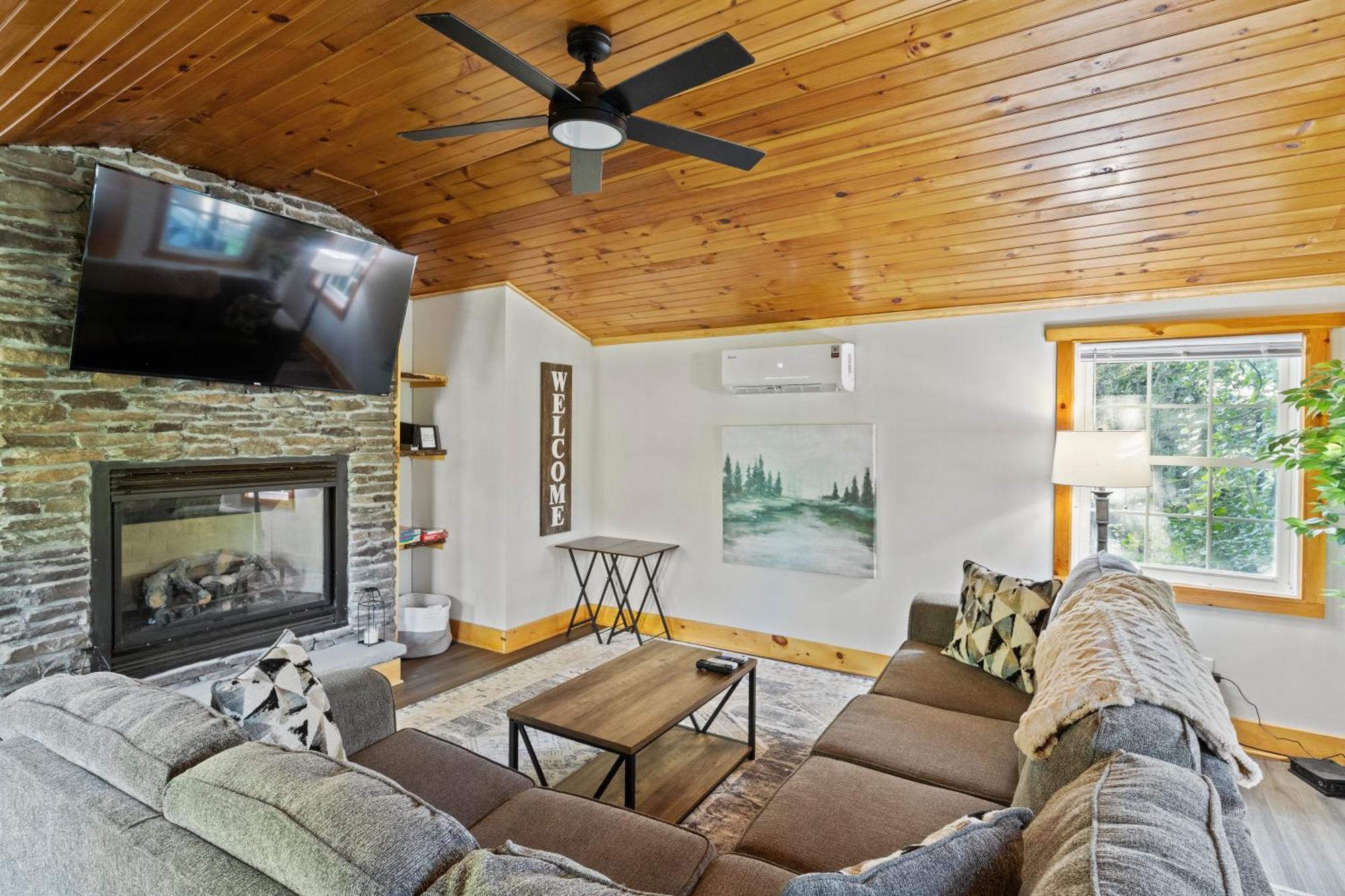 Cozy Home W/ King Bed & Lake Access Canandaigua Kültér fotó