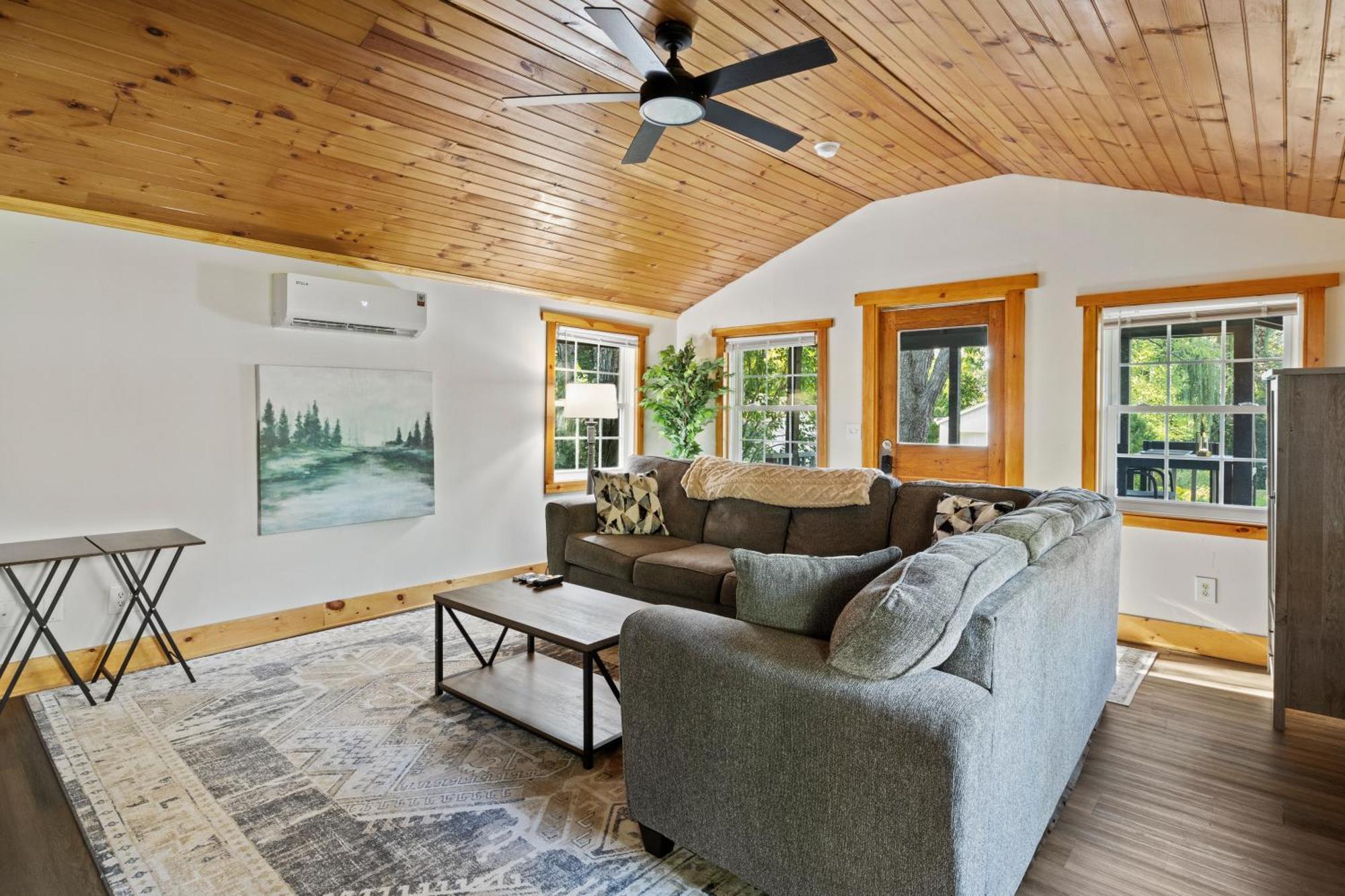 Cozy Home W/ King Bed & Lake Access Canandaigua Kültér fotó